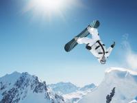 IM电竞博彩-红牛车队碾压阿斯顿马丁，塞恩斯带队取胜，一场策略与技术的完胜