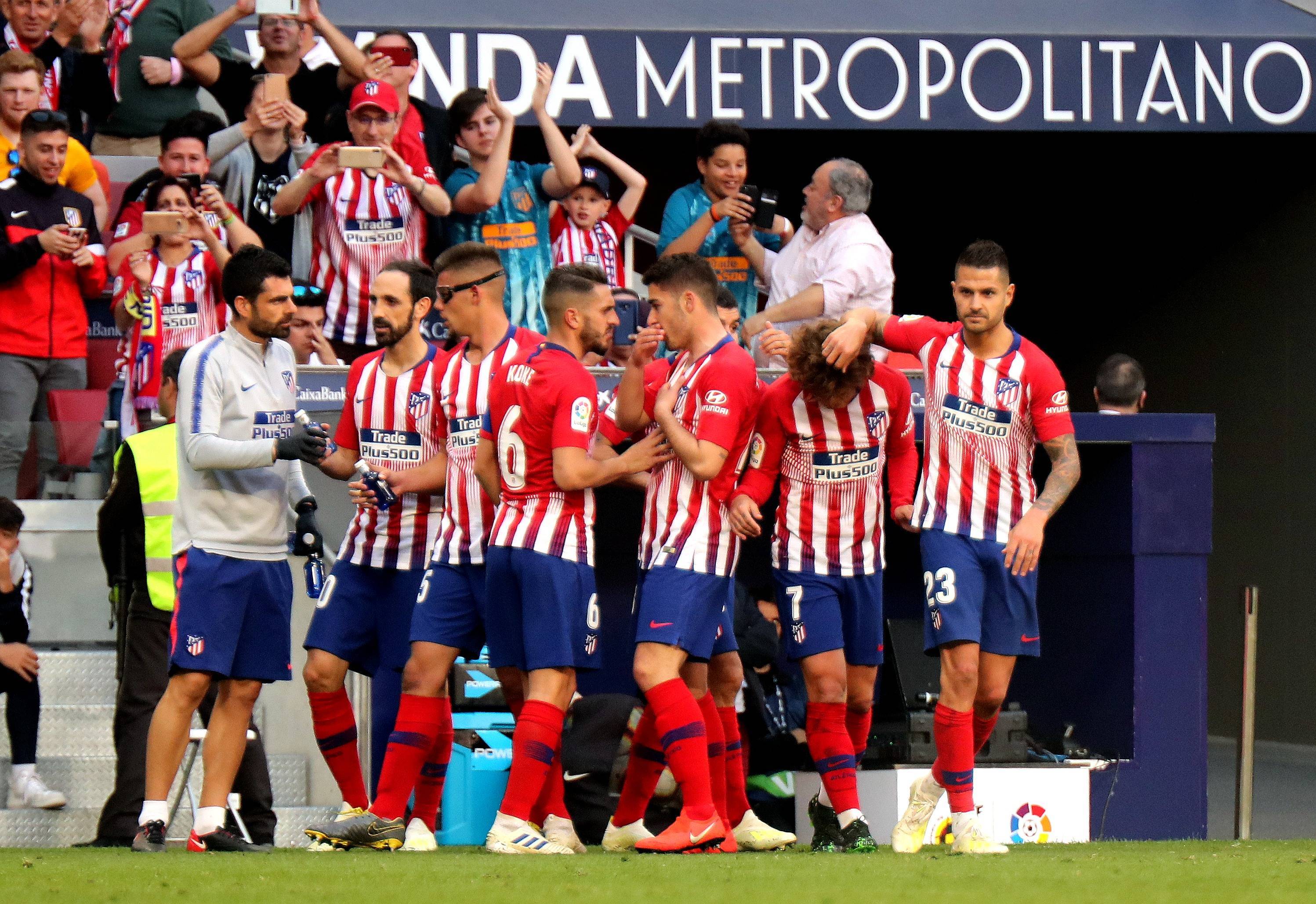 足球大赛风云再起,球队实力对垒激烈 足球大赛风云再起,球队实力对垒激烈