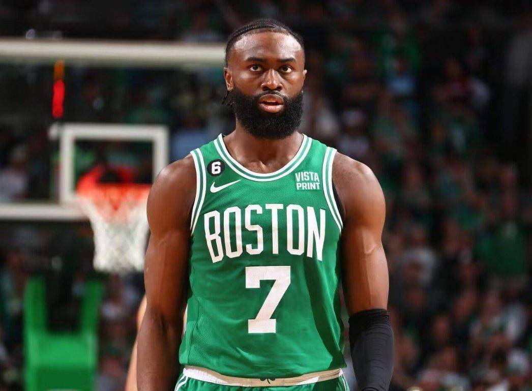 凯尔特人胜出对阵猛龙，波特兰先声夺人保持领先的简单介绍