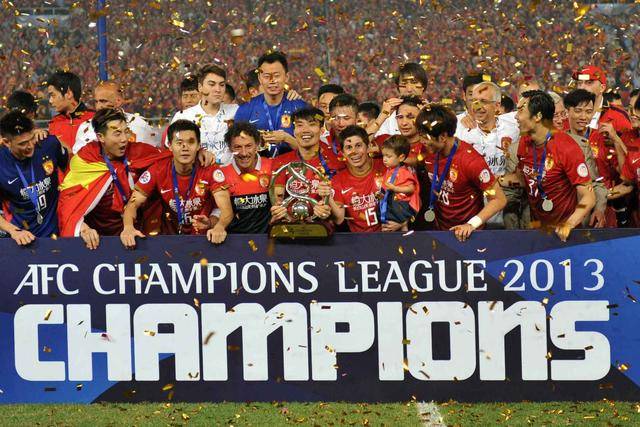 亚冠赛场上一支球队闪耀夺冠 亚冠赛场上一支球队闪耀夺冠