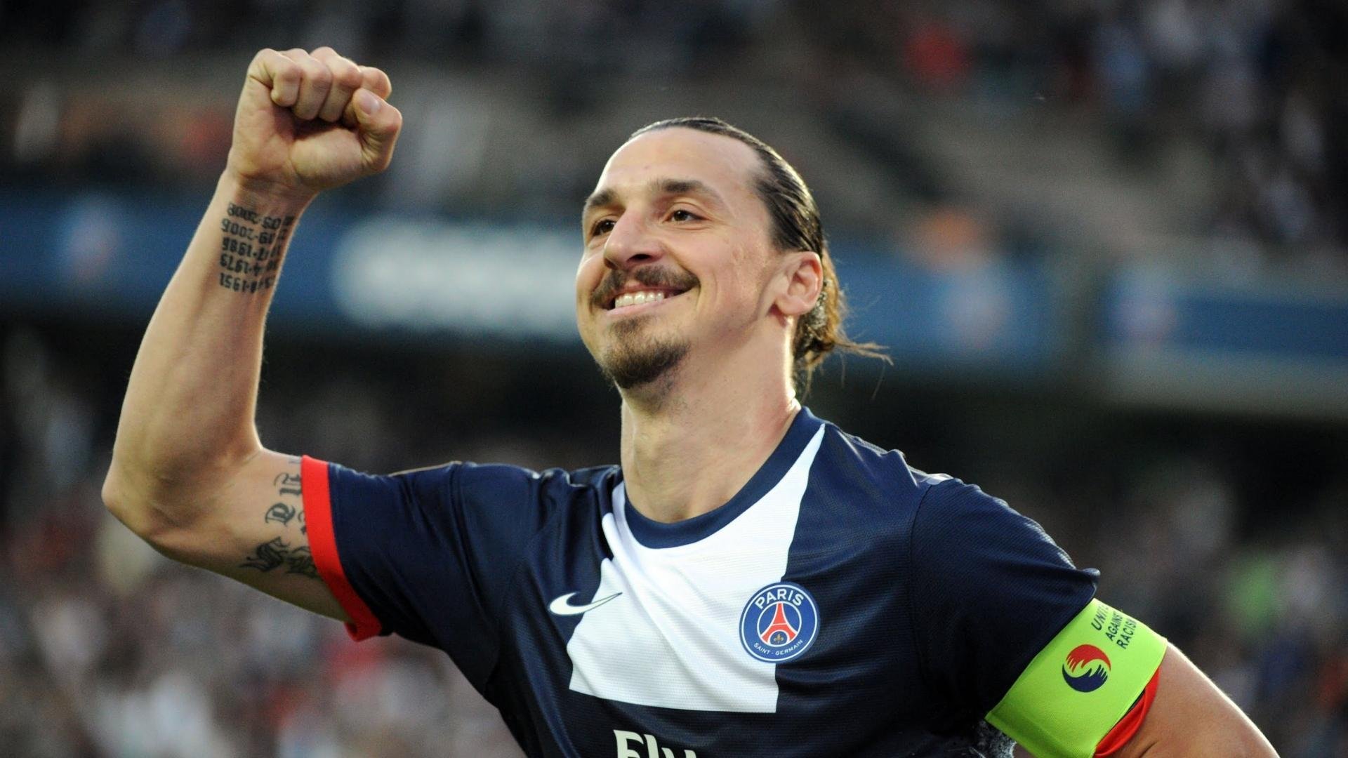 苏亚雷斯爆发,巴拉圭爆冷乌克兰,足球世界里的唯一性瞬间