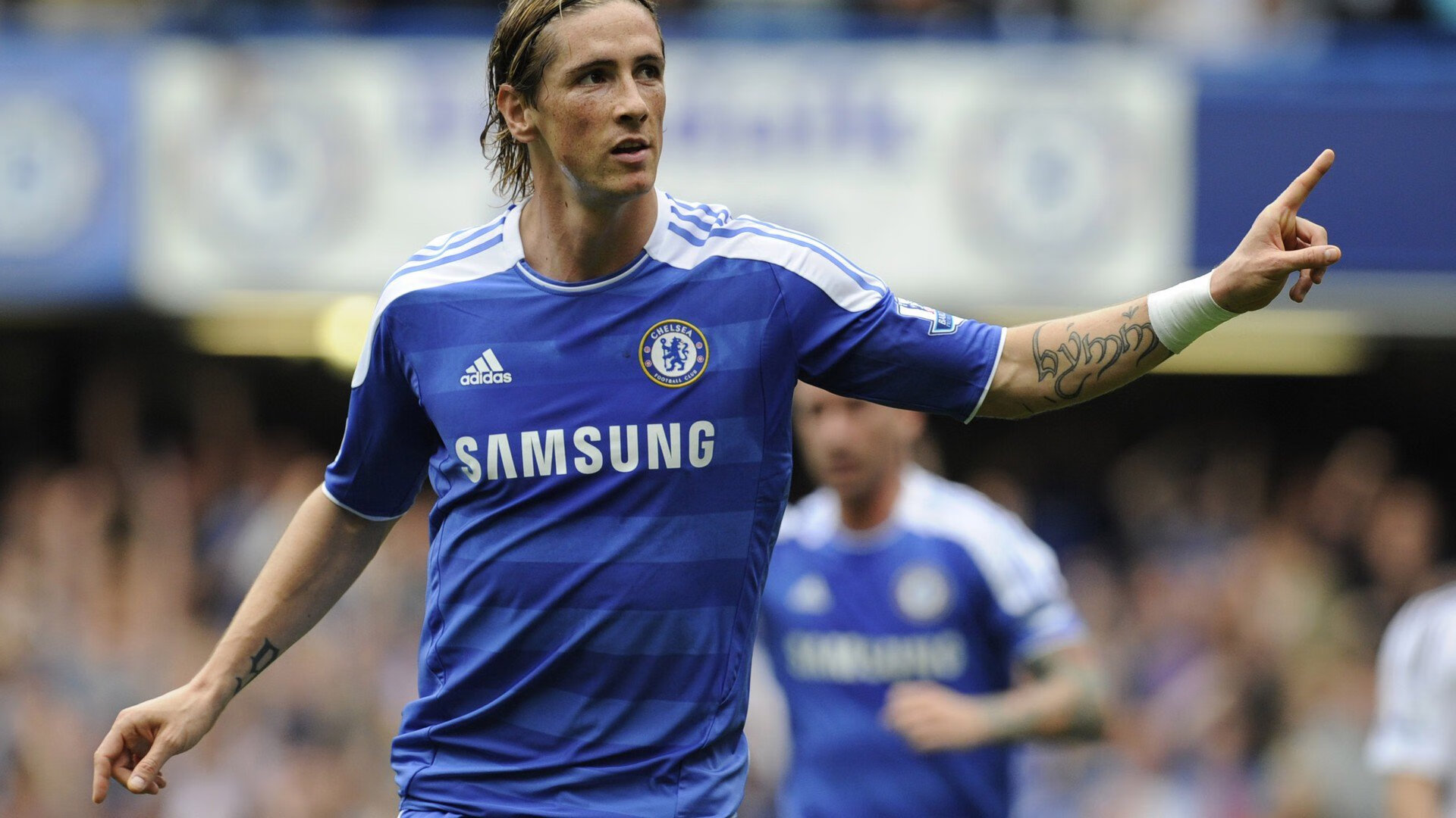 阿圭罗关键回合不手软，加拿大冰球精神点燃卡塔尔赛场