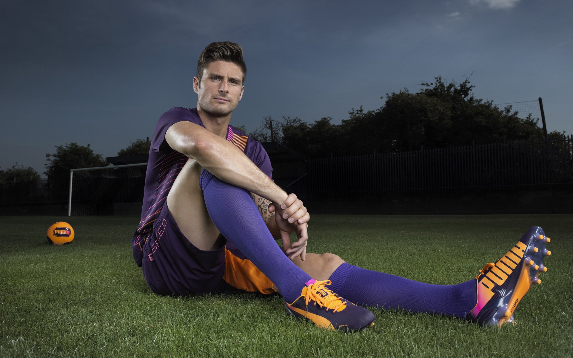 黄蜂蛰伏终亮刺，西亚卡姆铁锁横江定乾坤